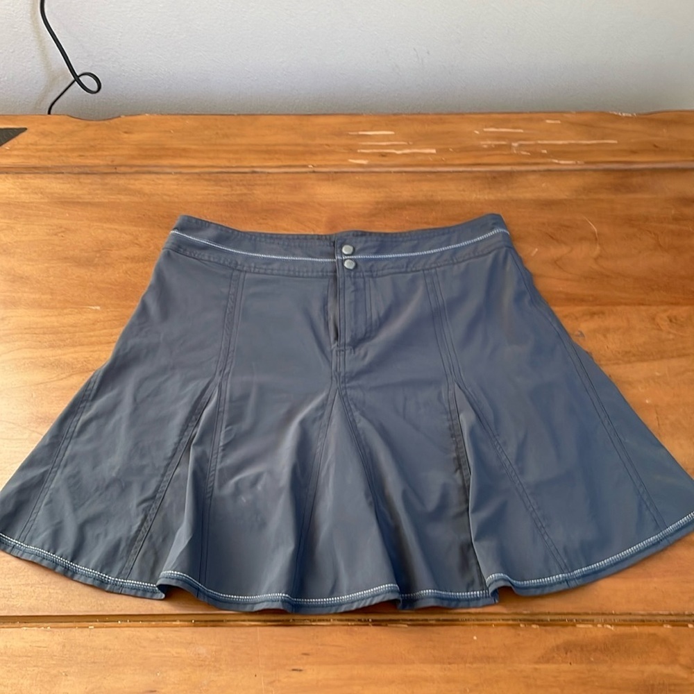 Title Nine Nimblene Skort Size 10